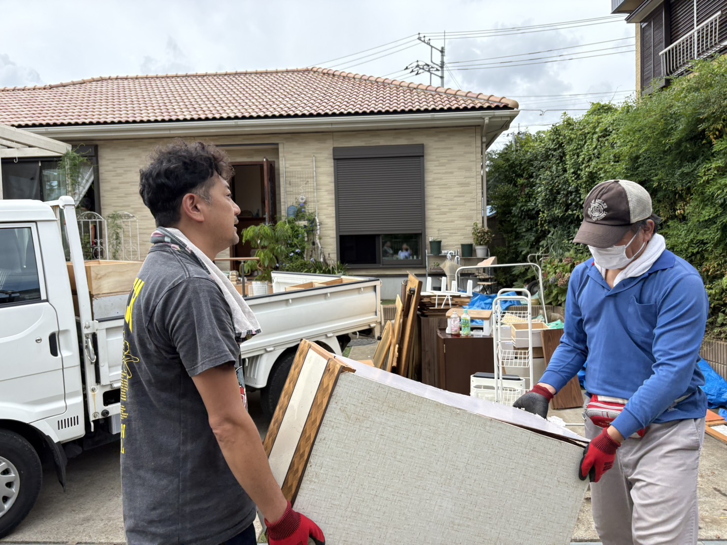 千葉豪雨水害の被災宅で行う復旧ボランティア