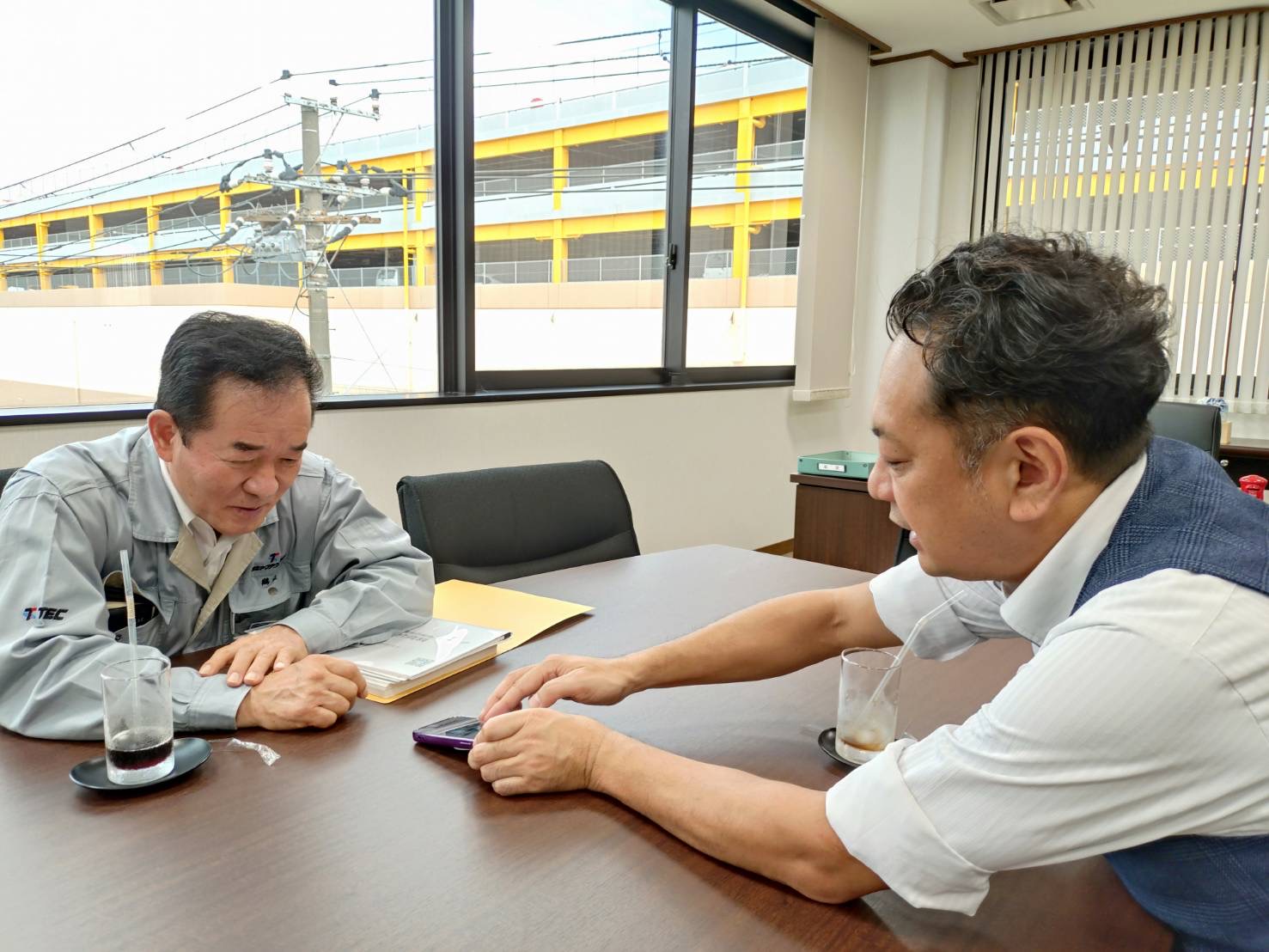 企業・団体向け「AI講習会」|千葉プラント工事会様で開催しました 当日の打ち合わせの様子